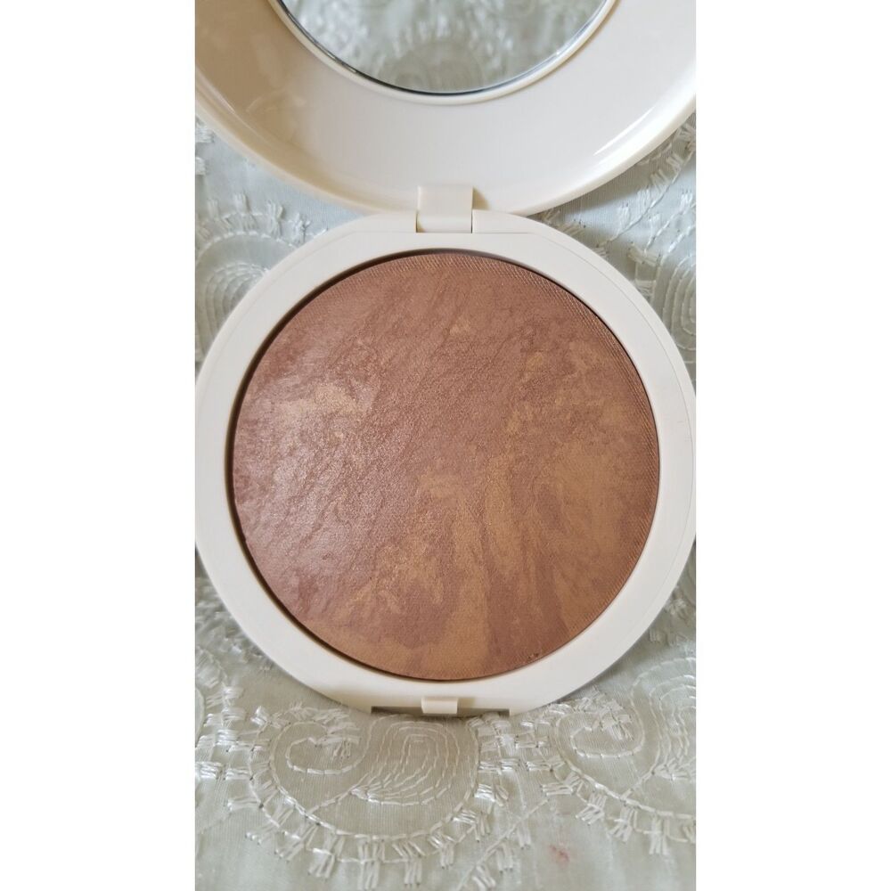 The Laura Geller Baked Illuminating Face & Body Bronzer in "After Sunset"